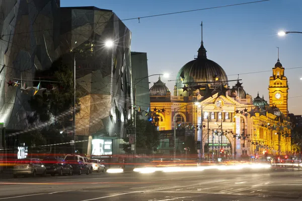 Фліндерс станція вид з Фліндерс вулиці - Мельбурн - Austral — стокове фото