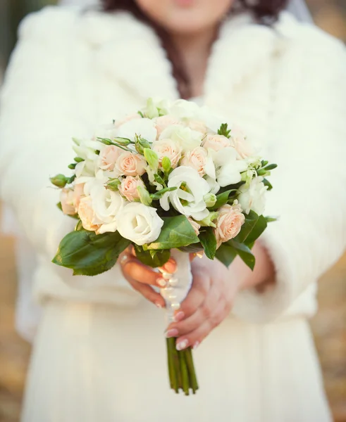 Pembe ve beyaz düğün buketi — Stok fotoğraf