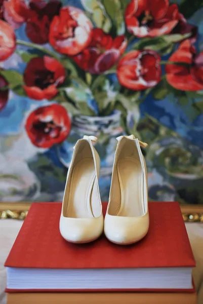 White wedding shoes bride — Stock Photo, Image