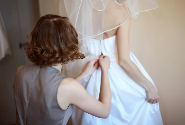 Sposa per legare il corsetto — Foto Stock