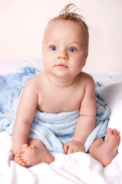 Bebé limpio después del baño —  Fotos de Stock
