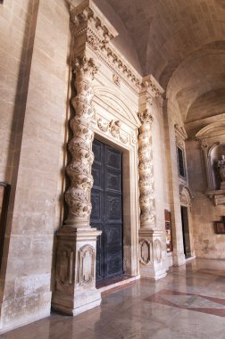 Siraküza içinde kilise kapısına