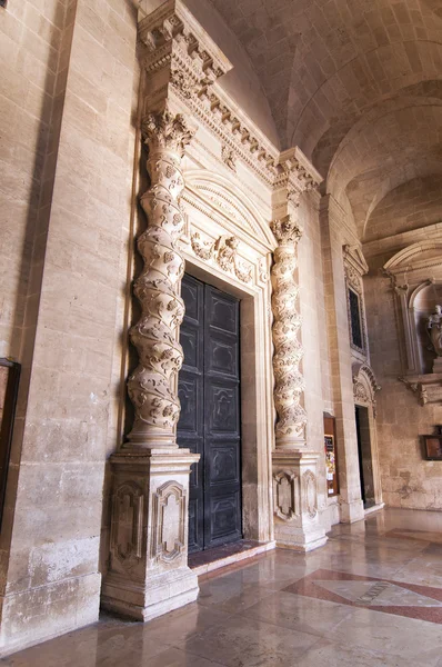 Drzwi kościoła w siracusa — Zdjęcie stockowe
