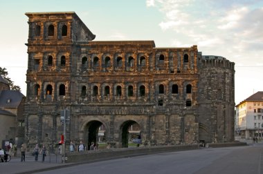 Trier 'deki Porta Zenci