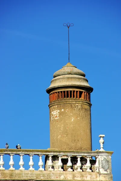 Stary komin w portugalskiej miejscowości — Zdjęcie stockowe