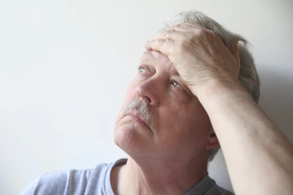 Senior fej fájdalom — Stock Fotó