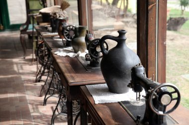 Antique sewing machines clipart