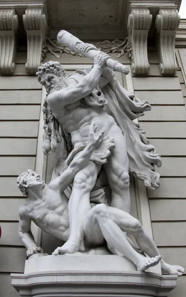 赫拉克勒斯和时期的雕像 — 图库照片