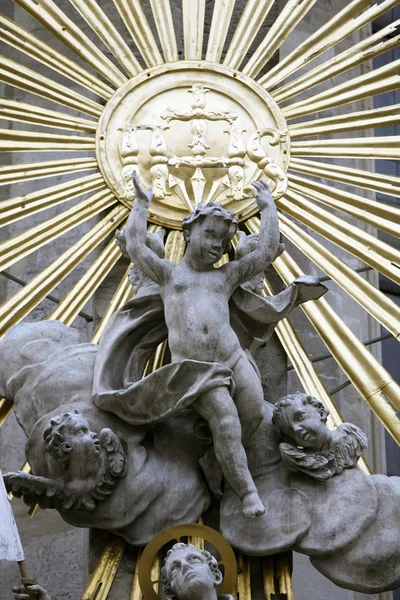 Angel on St. Stephen’s Cathedral in Vienna — Stock Photo, Image