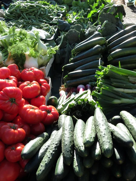 Mercado de vegetais coloridos em Zagreb — Fotografia de Stock