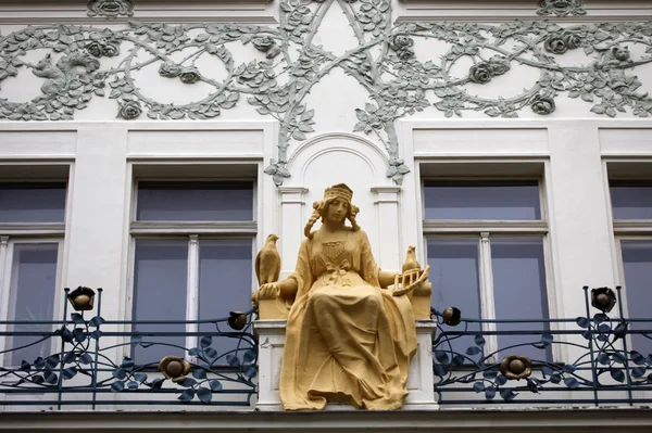 Princess Libuse statue on St. Charles Street, Prague, Czech Republic — Stock Photo, Image