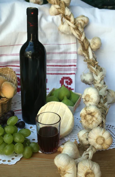 Vin, ost och vindruvor — Stockfoto