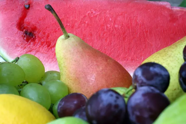 Uma tigela de fruta — Fotografia de Stock