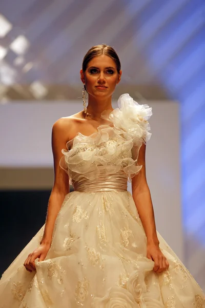 Wedding dresses fashion show — Stock Photo, Image