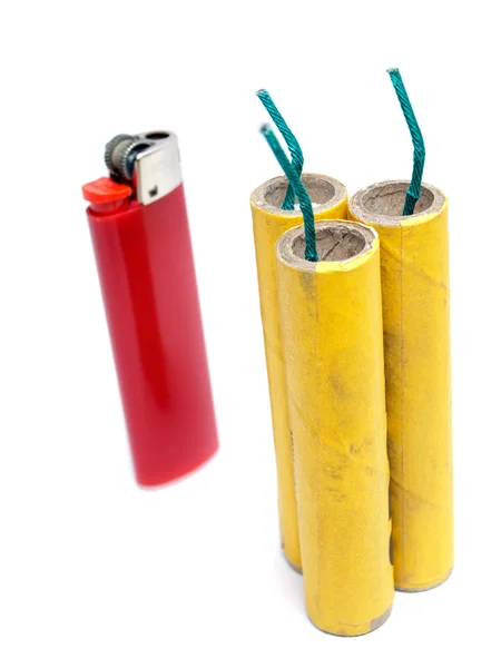 Firecrackers e isqueiro — Fotografia de Stock