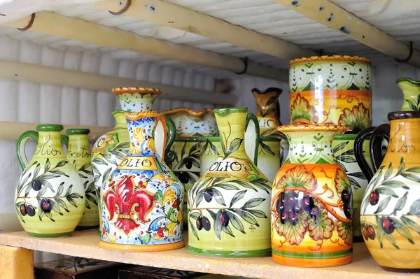 Traditional tuscan pottery — Stock Photo, Image