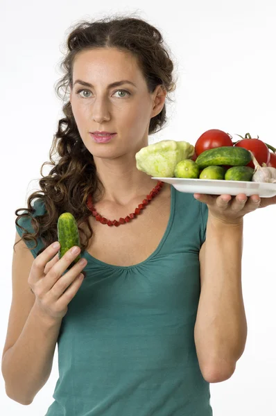 Potret seorang wanita cantik muda dengan sayuran — Stok Foto