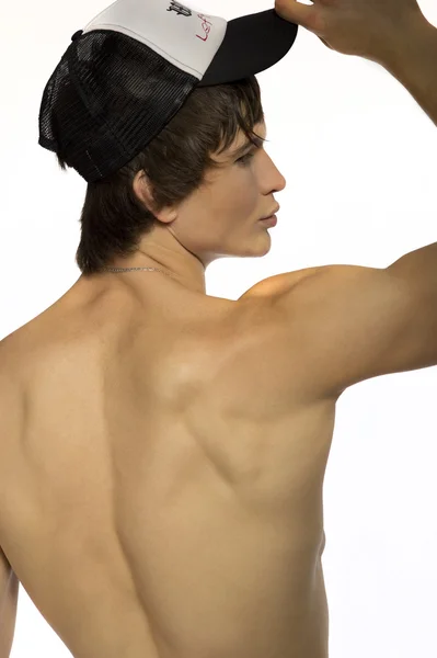 Taille nue jeune athlète avec casquette sportive — Photo
