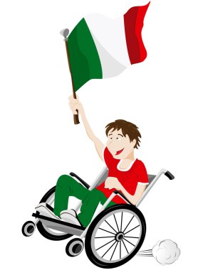 İtalya spor fan destekçisi bayrak ile tekerlekli sandalye üzerinde