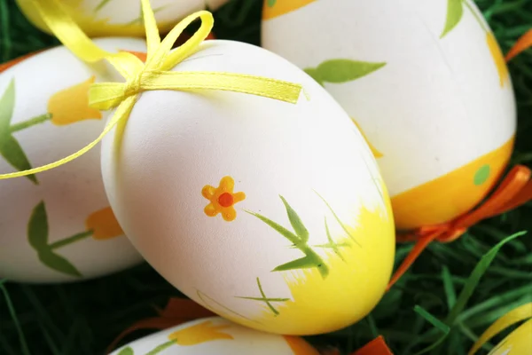 Забарвлені великодні яйця — стокове фото
