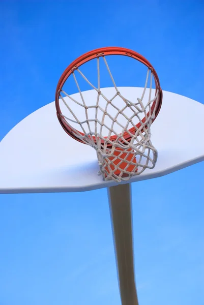 Basketballkorb und Backboard — Stockfoto