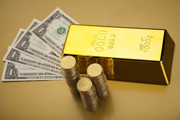 Oro y dinero —  Fotos de Stock