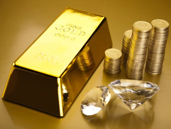 金币和金条，财务理念 — 图库照片