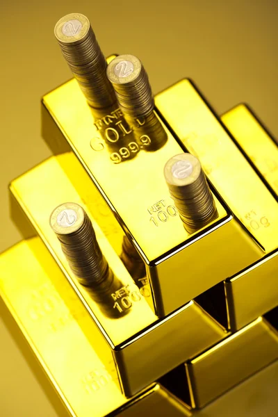 Monedas y lingotes de oro, Concepto Financiero —  Fotos de Stock