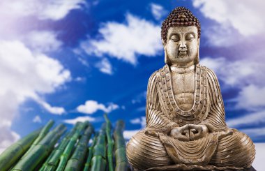 Buddha ve mavi gökyüzü arka plan