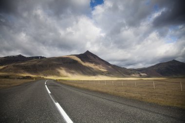 doğal yoldan İzlanda