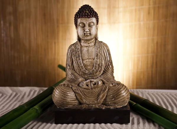 Buda heykeli ve bambu — Stok fotoğraf