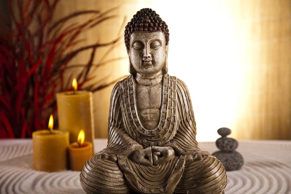 Buddha med ljus — Stockfoto