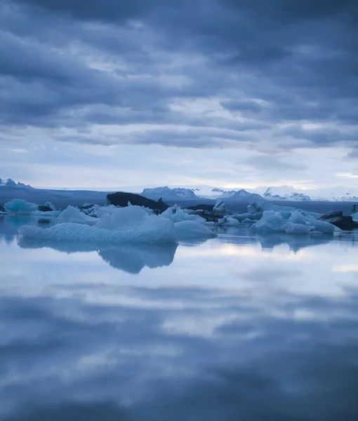 Paisagem paisagem com um gelo, Jokulsarlon, Islândia — Fotografia de Stock