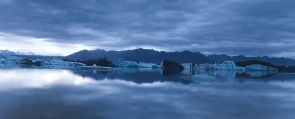 Landschap landschap met een ijs, jokulsarlon, IJsland — Stockfoto