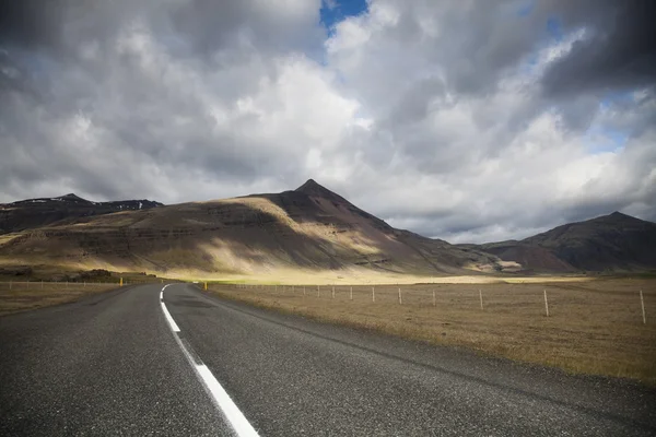 Malebná silnice na Islandu — Stock fotografie