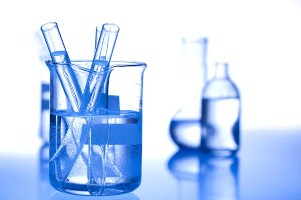 Chemische laboratoriumapparatuur glaswerk — Stockfoto