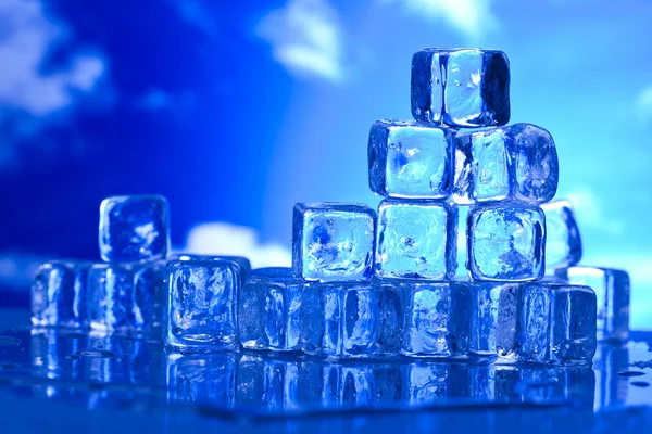 Melting ice cubes — Stock Photo, Image