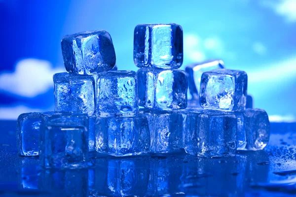 Derretimiento de cubitos de hielo —  Fotos de Stock
