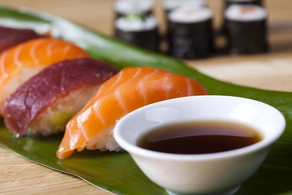 Azië en voedsel op sushi — Stockfoto