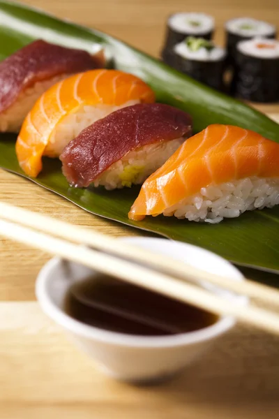 Cucina giapponese tradizionale, Sushi — Foto Stock