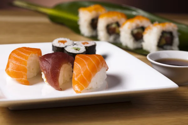 Comida tradicional japonesa, Sushi —  Fotos de Stock