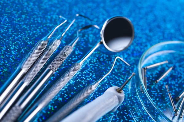 Zahnmedizinische Werkzeuge — Stockfoto