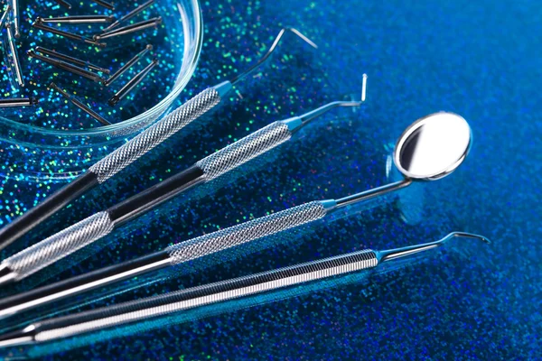 Dentystyczne narzędzia i sprzęt — Zdjęcie stockowe