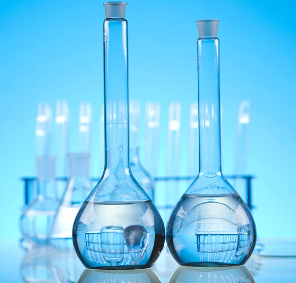 化学和实验室玻璃器皿 — 图库照片