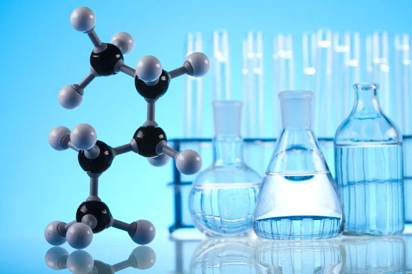 Chemie en laboratorium glaswerk — Stockfoto