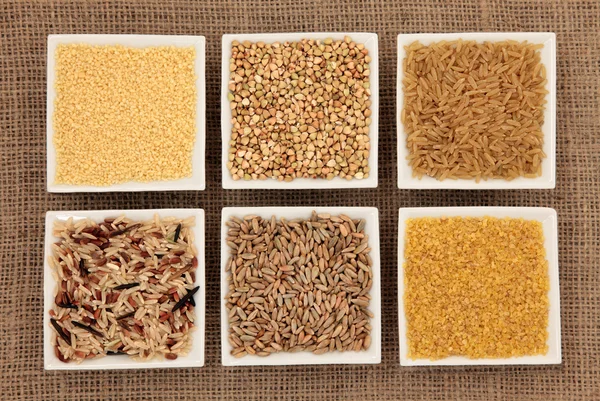 Seleção de cereais e grãos — Fotografia de Stock