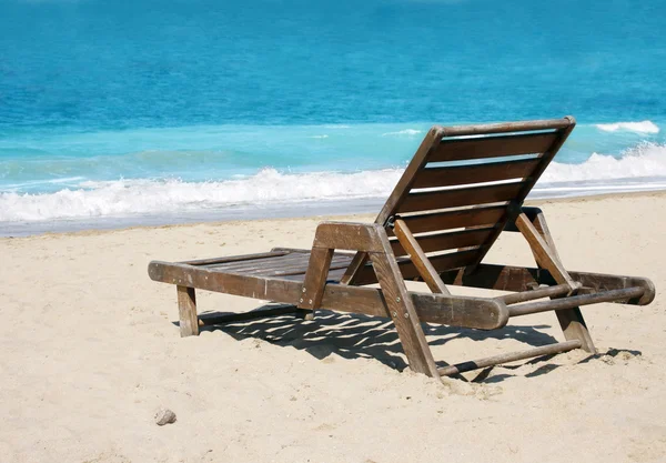 Крісло на пляжі — стокове фото
