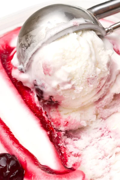 Pink berry ice cream — Stock Photo, Image