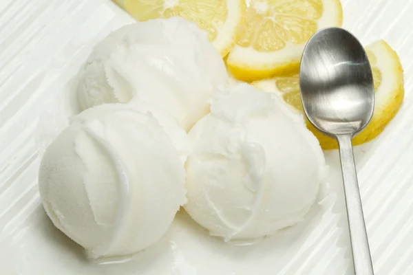 Lemon ice cream — Stock Photo, Image