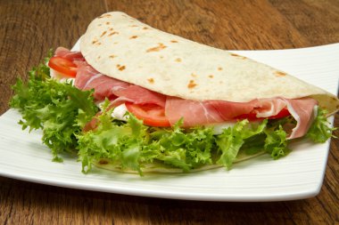 İtalyan piadina